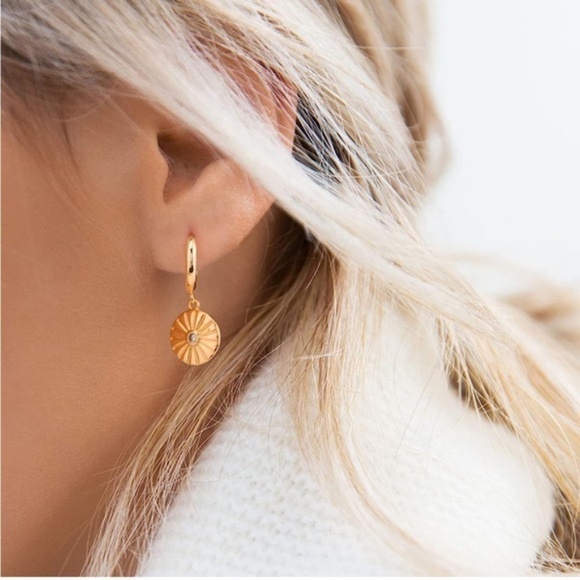 Gold 14k Gold Plated Disc Cubic Zirconia Huggie Hoop Earrings - Picture 1 of 3